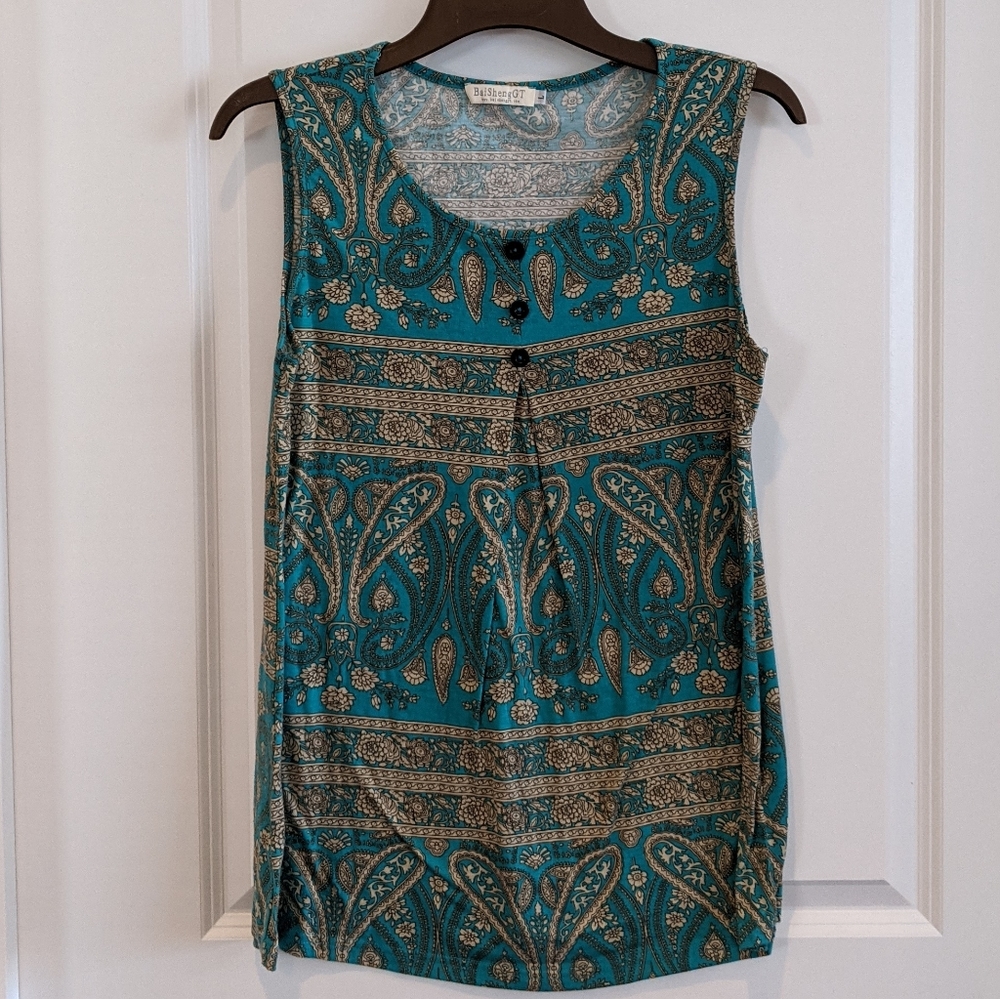 Scoop Neck Tank NWOT